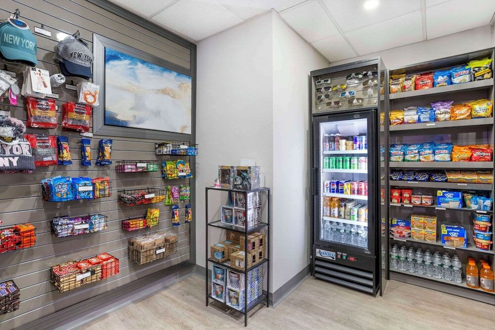 Фото Comfort Inn Edgewater on Hudson River