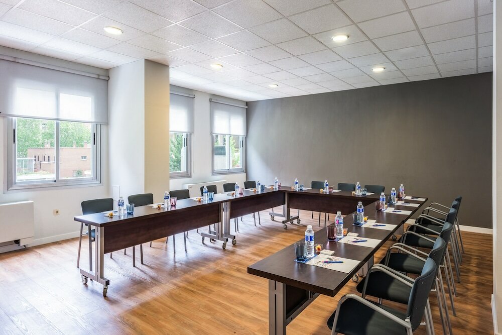 Фото Hotel Madrid Chamartin Affiliated by Melia