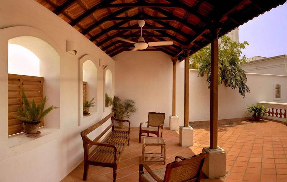 Фото Hotel De L'Orient Pondicherry