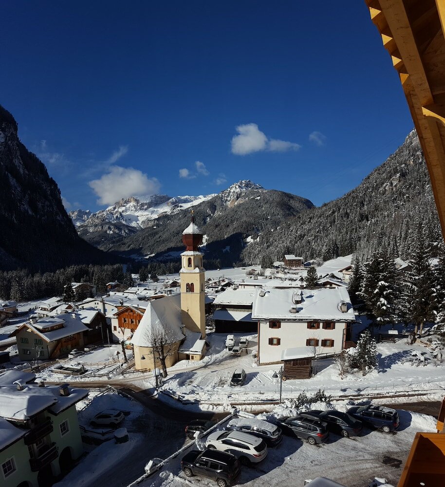 Фото Hotel Cesa Tyrol