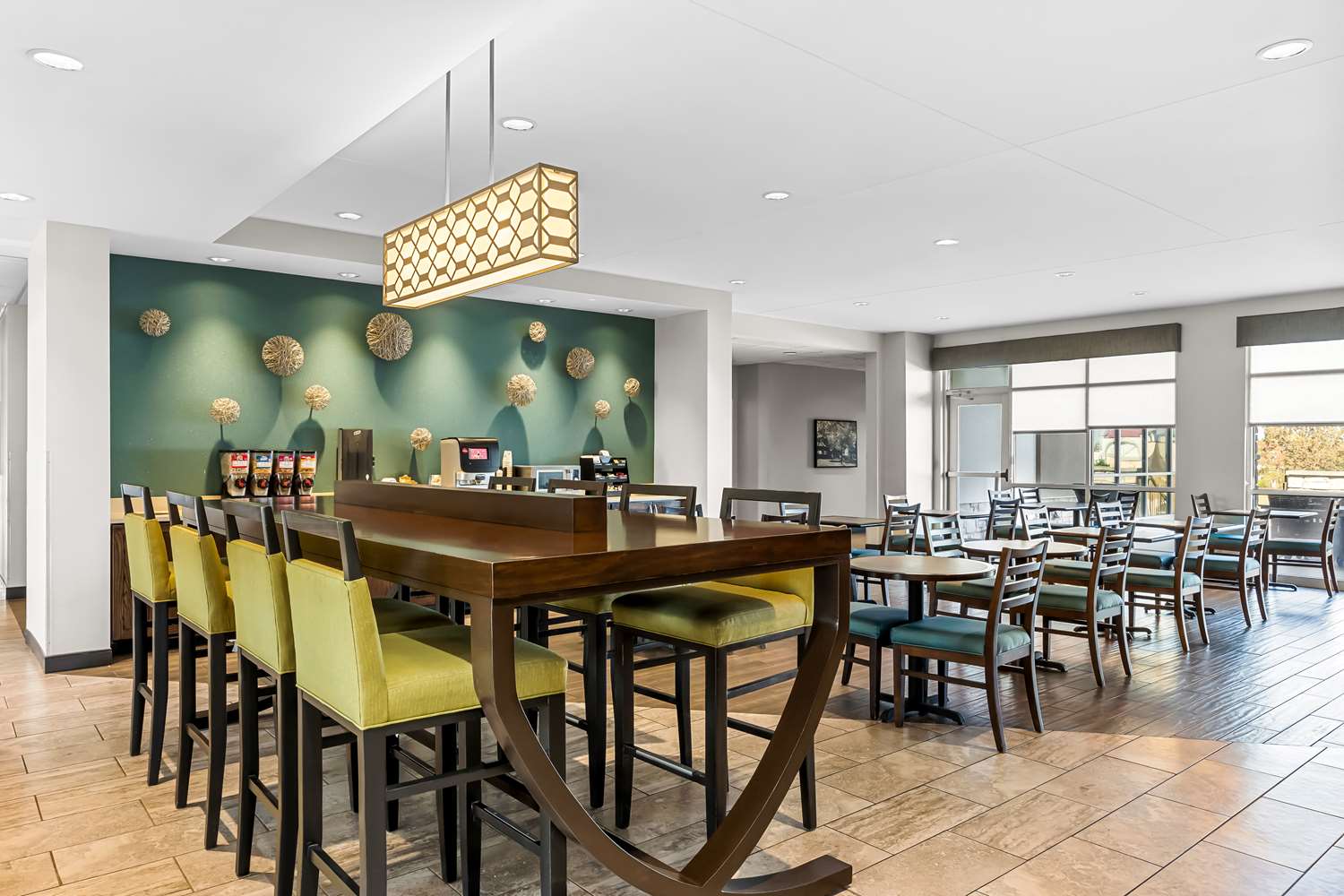 Фото Best Western Plus Bolivar Hotel & Suites