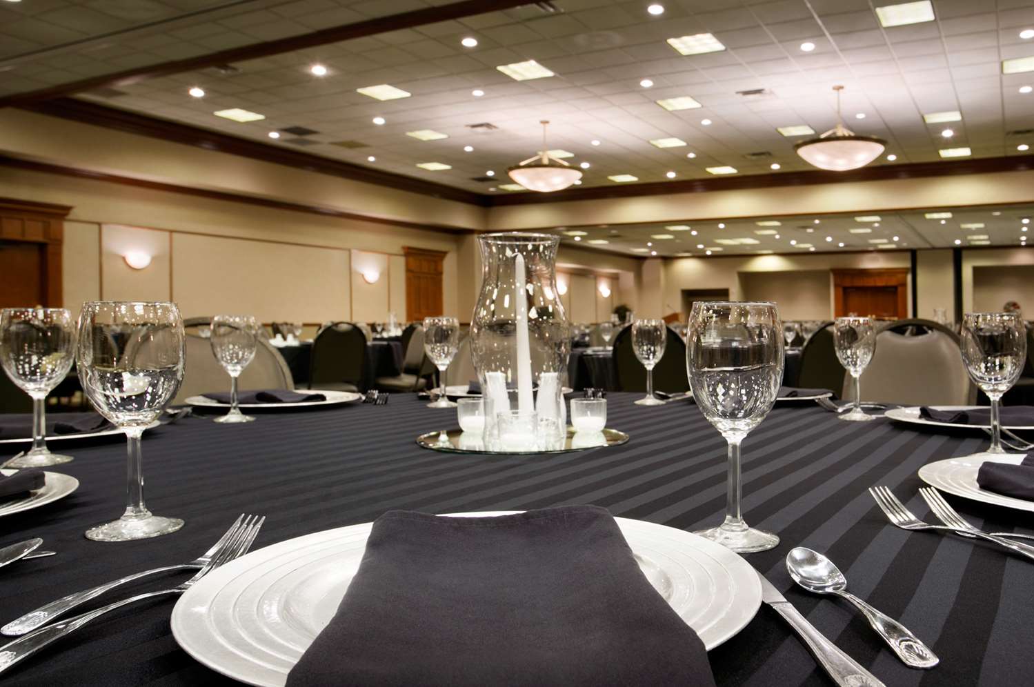 Фото Embassy Suites by Hilton Lexington/UK Coldstream