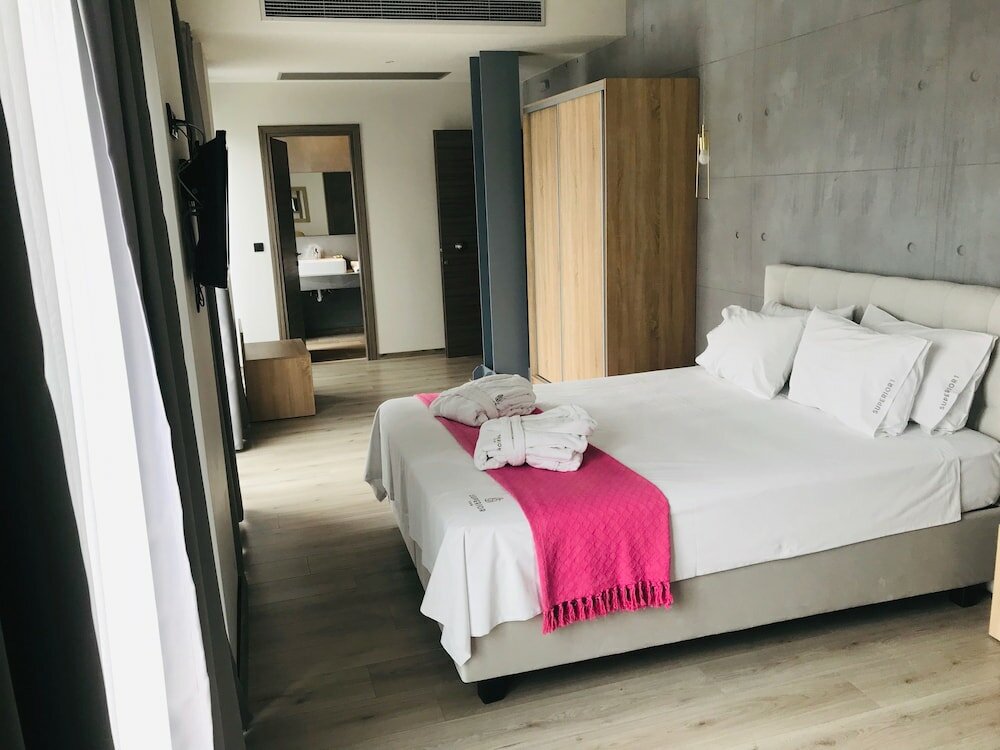 Фото Superior One Boutique Hotel