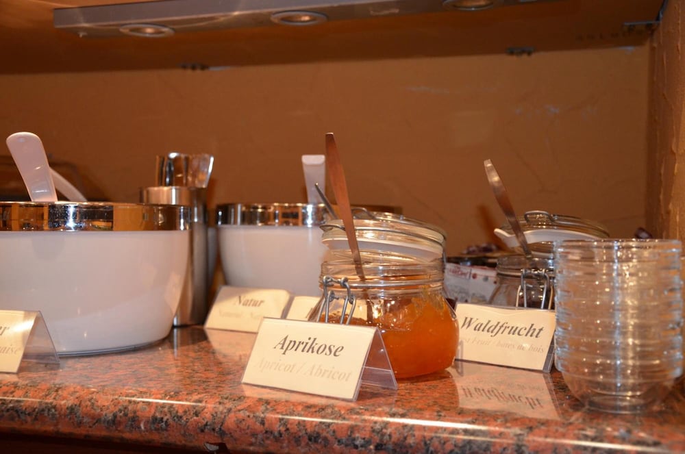 Фото Hotel am Wilhelmsplatz