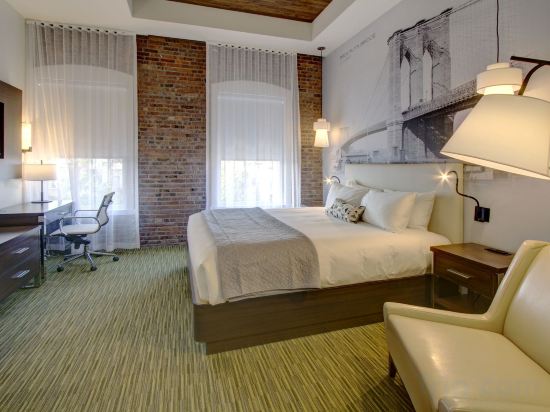 Фото The Brooklyn