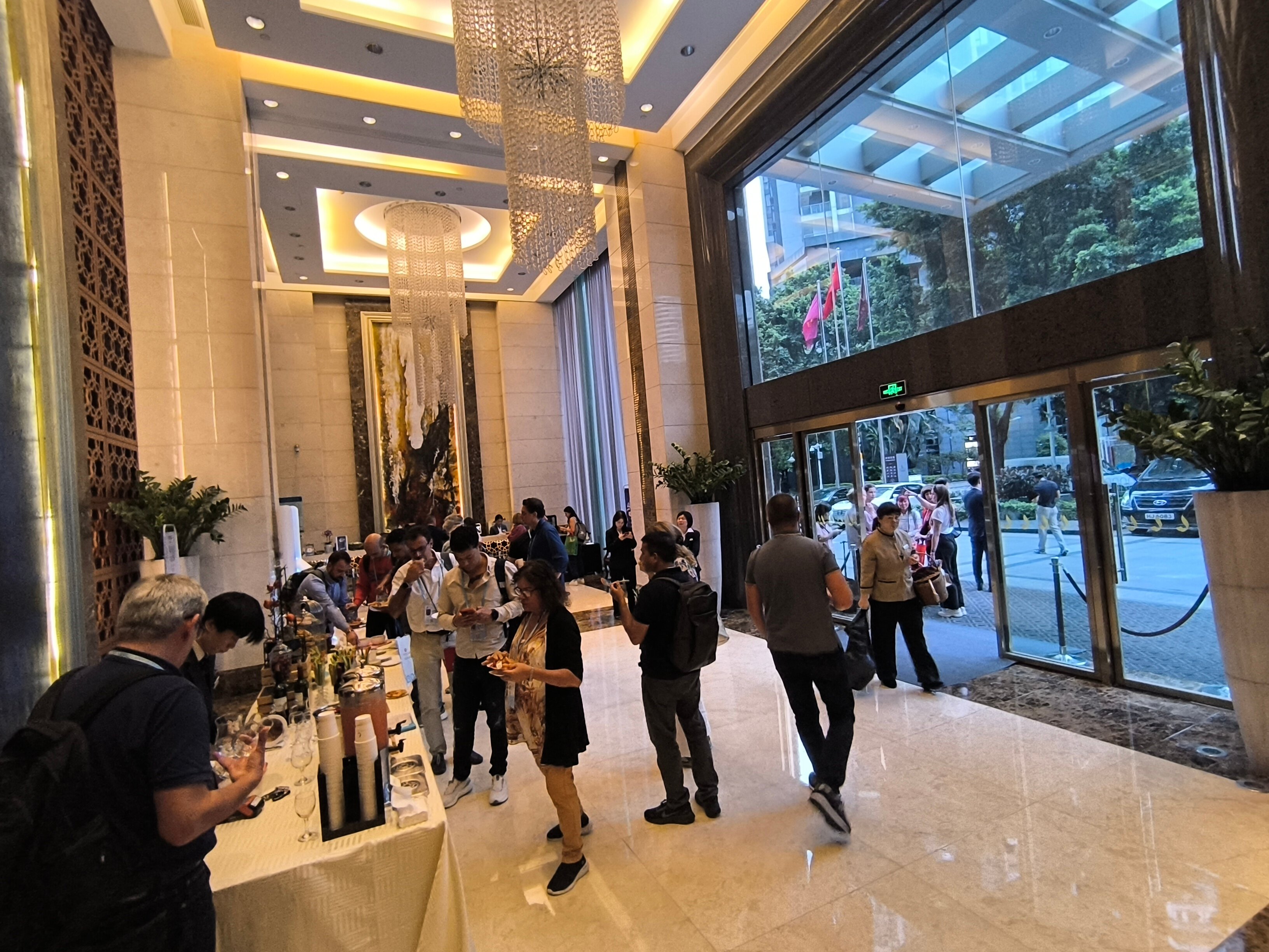 Фото Leeden Hotel Guangzhou