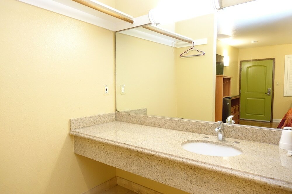 Фото Tropic Lodge