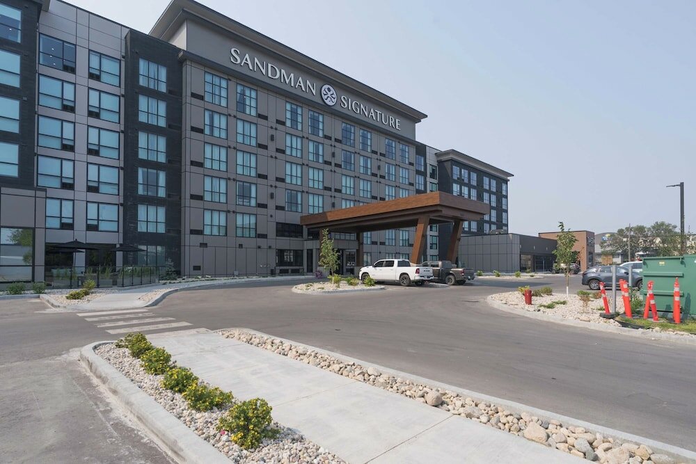 Фото Sandman Hotel & Suites Winnipeg Airport