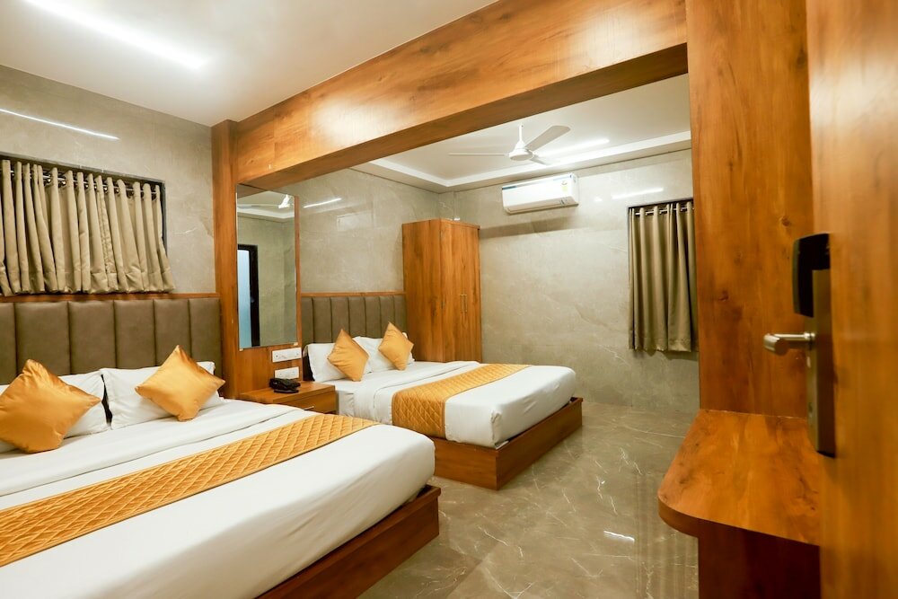 Фото Hotel Karishma