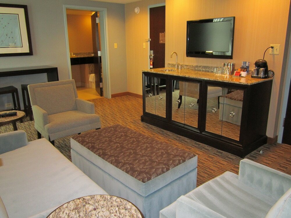 Фото Crowne Plaza Lombard Downers Grove, an Ihg Hotel