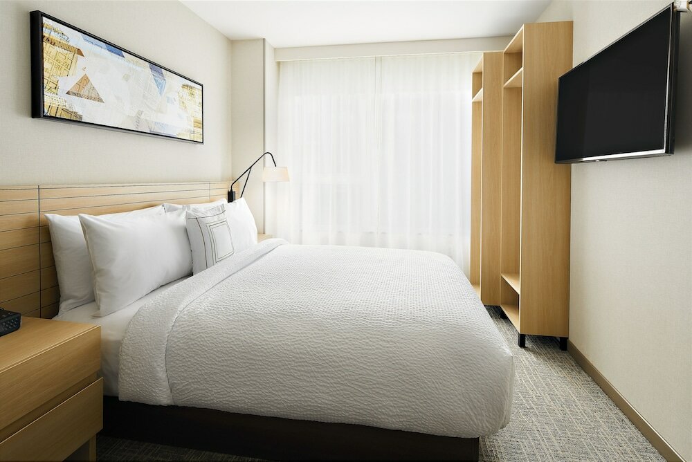 Фото TownePlace Suites by Marriott New York Manhattan