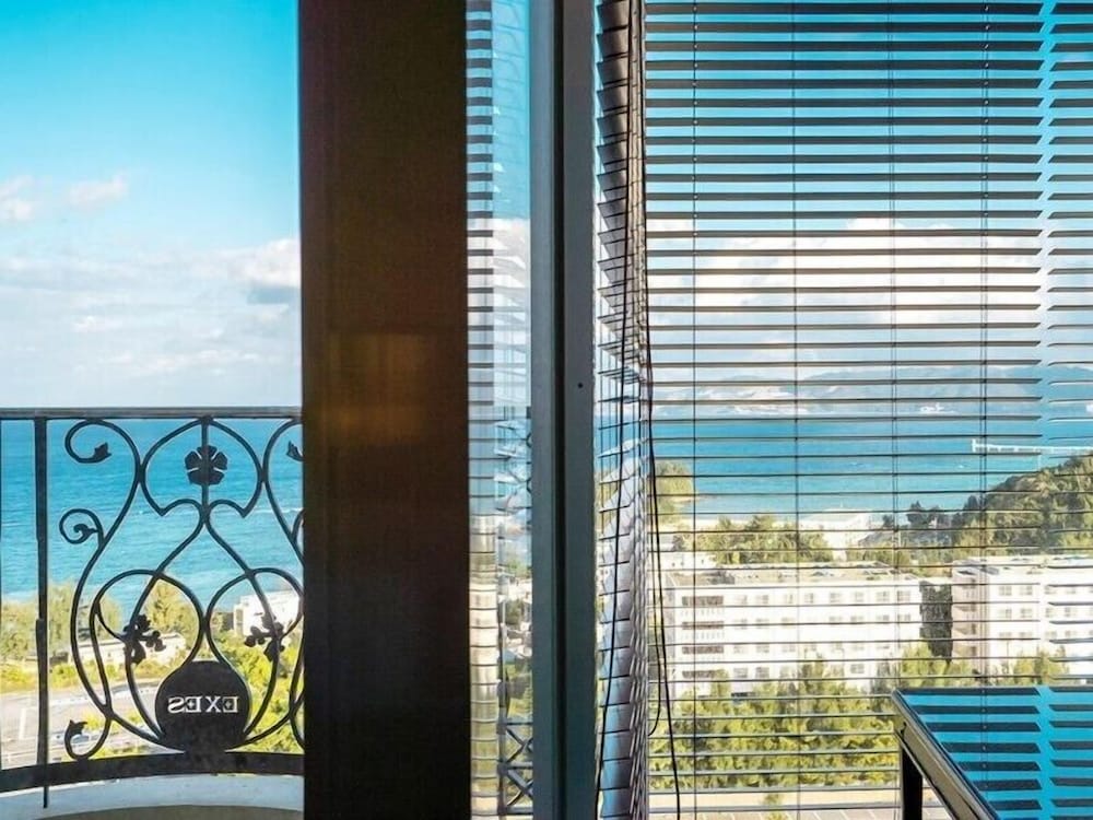 Фото Okinawa Kariyushi Resort Exes Onna