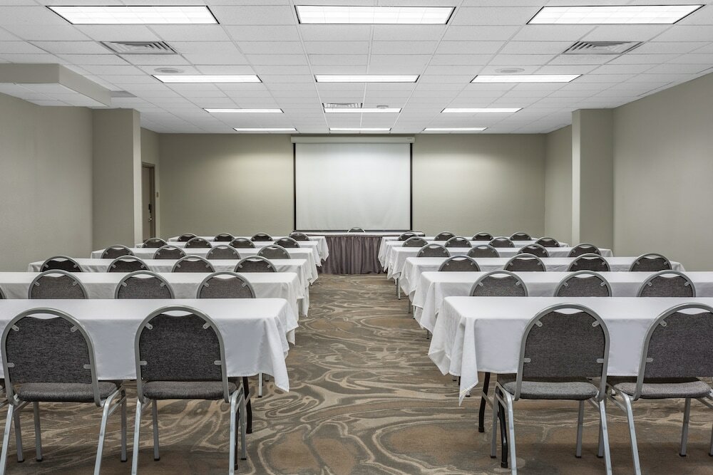 Фото Holiday Inn Rockford, an Ihg Hotel