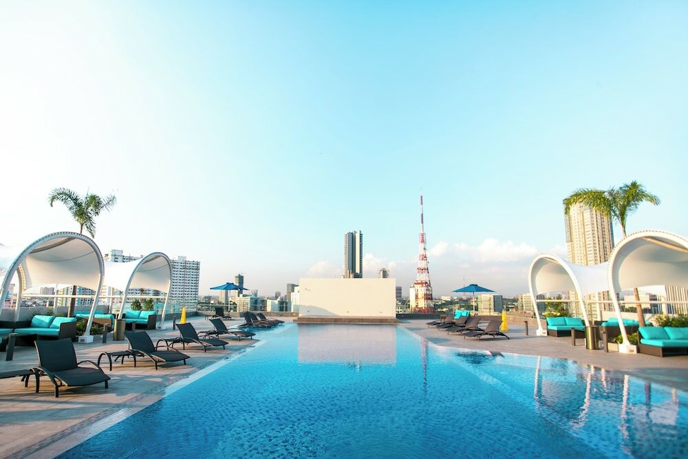 Фото Luxent Hotel