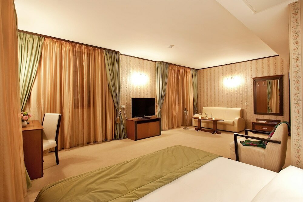 Фото Best Western Plus Bristol Hotel