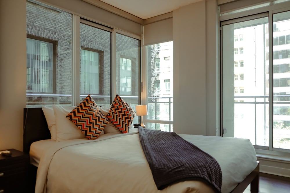 Фото Executive Hotel Cosmopolitan Toronto