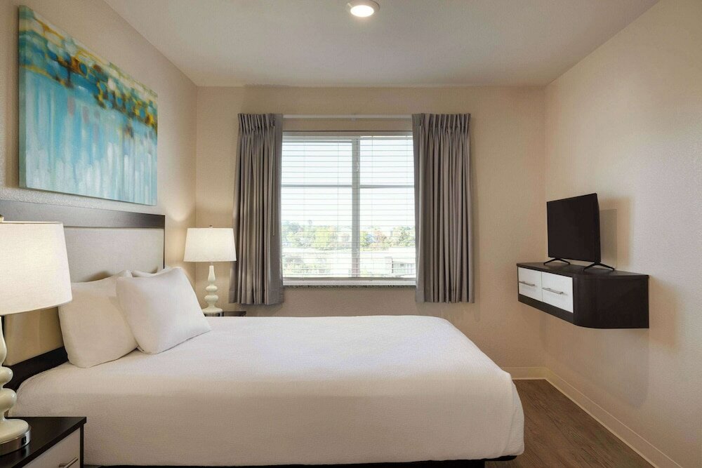 Фото Waterwalk Raleigh Rtp