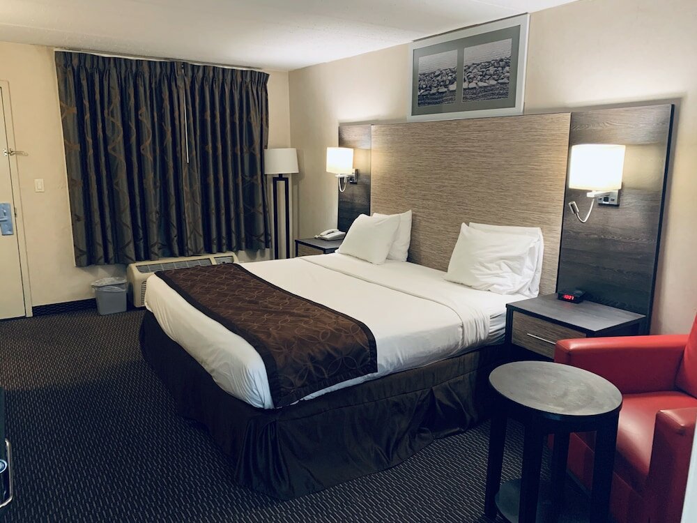 Фото Ramada by Wyndham Rockville Centre