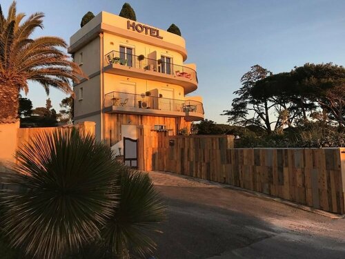 Гостиница Hotel Almanarre Plage в Йере