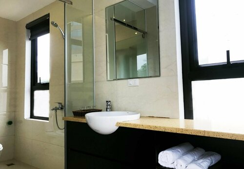 Гостиница Ivy Hotel - Ha Long в Провинции Куангнинь