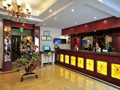 Гостиница GreenTree Inn Zhangjiakou Jinding Ci’er Mountain Road Business Hotel в Чжанцзякоу