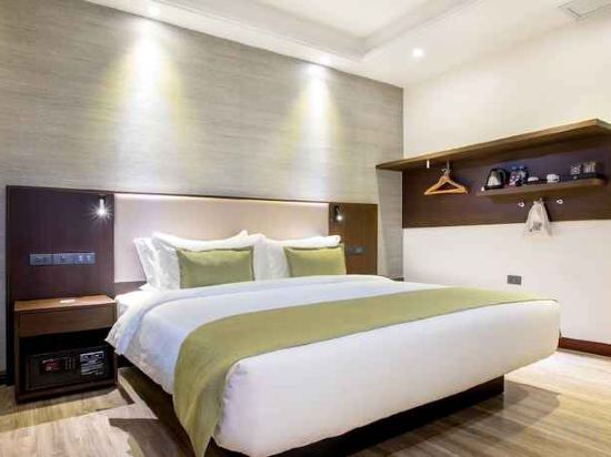 Фото The Marison Hotel