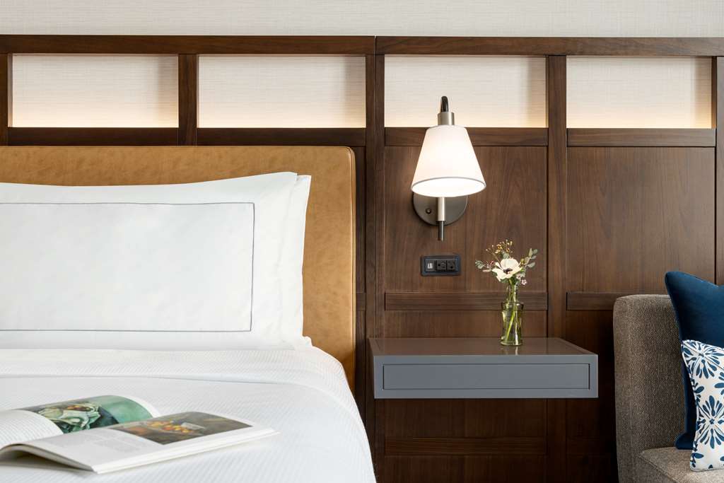 Фото Valley Hotel Homewood Birmingham, Curio Collection by Hilton