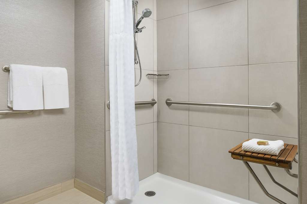 Фото DoubleTree by Hilton Orlando Airport