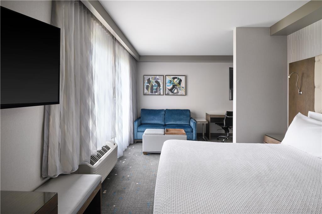Фото Best Western Premier Hotel at Fisher's Landing