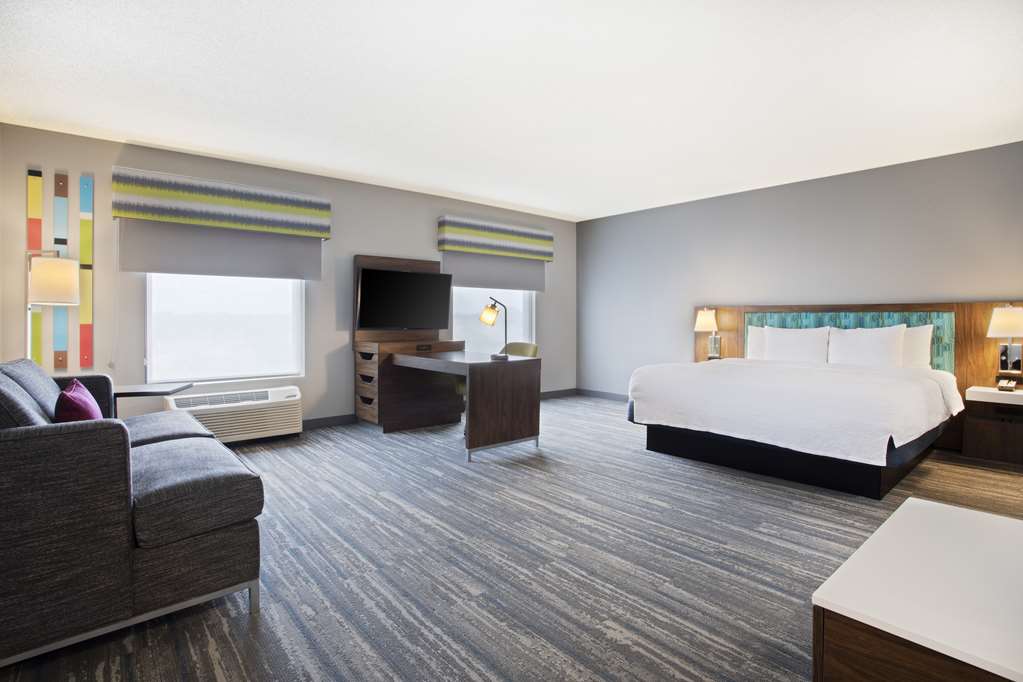 Фото Hampton Inn & Suites Tampa East