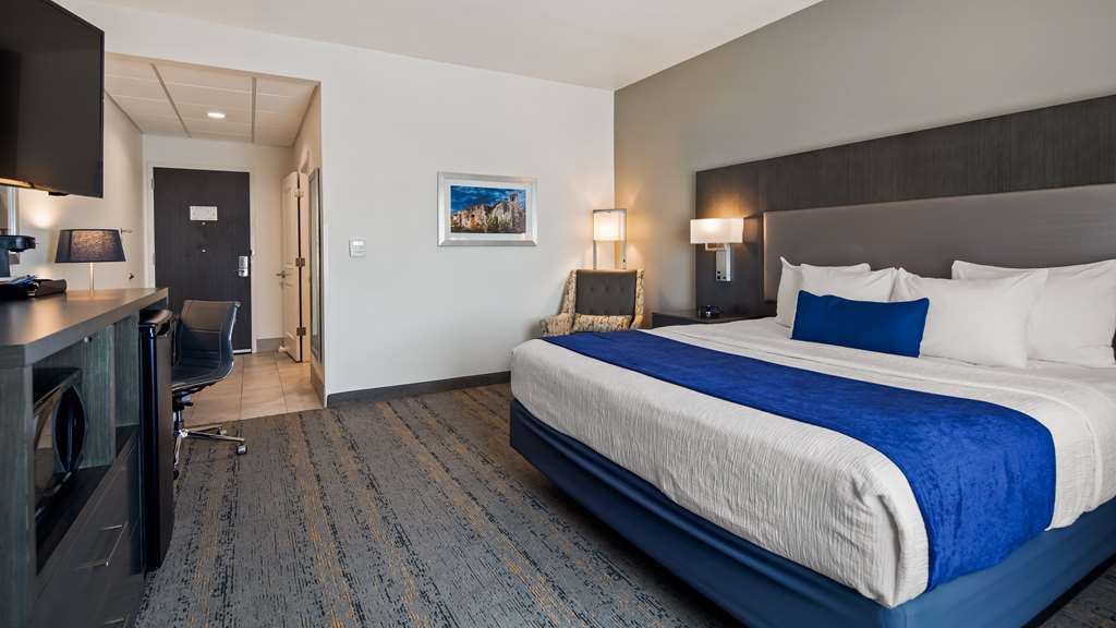 Фото Best Western Plus Roland Inn & Suites