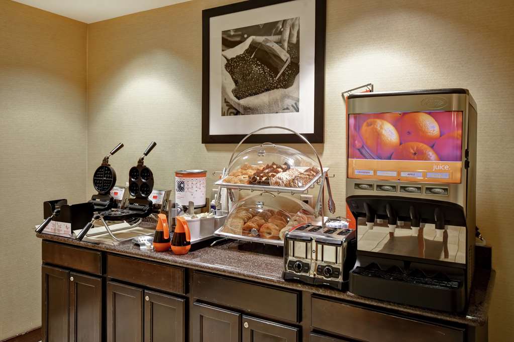 Фото Hampton Inn & Suites Folsom