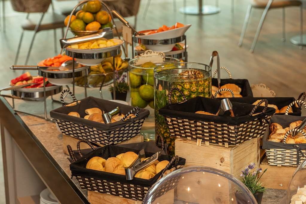 Фото Hampton by Hilton Cartagena