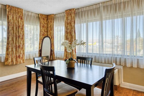 Гостиница SureStay Plus Hotel by Best Western Reno Airport в Рино