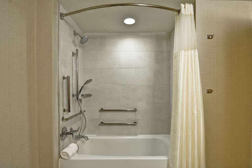 Фото DoubleTree by Hilton Hotel Baton Rouge