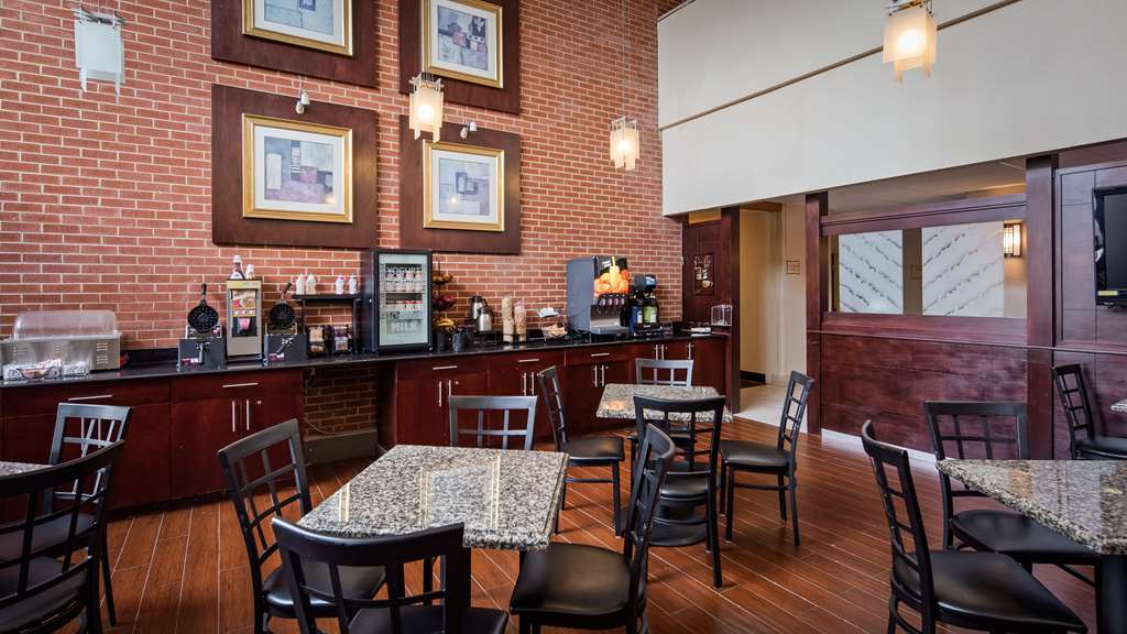 Фото Best Western Plus Reading Inn & Suites