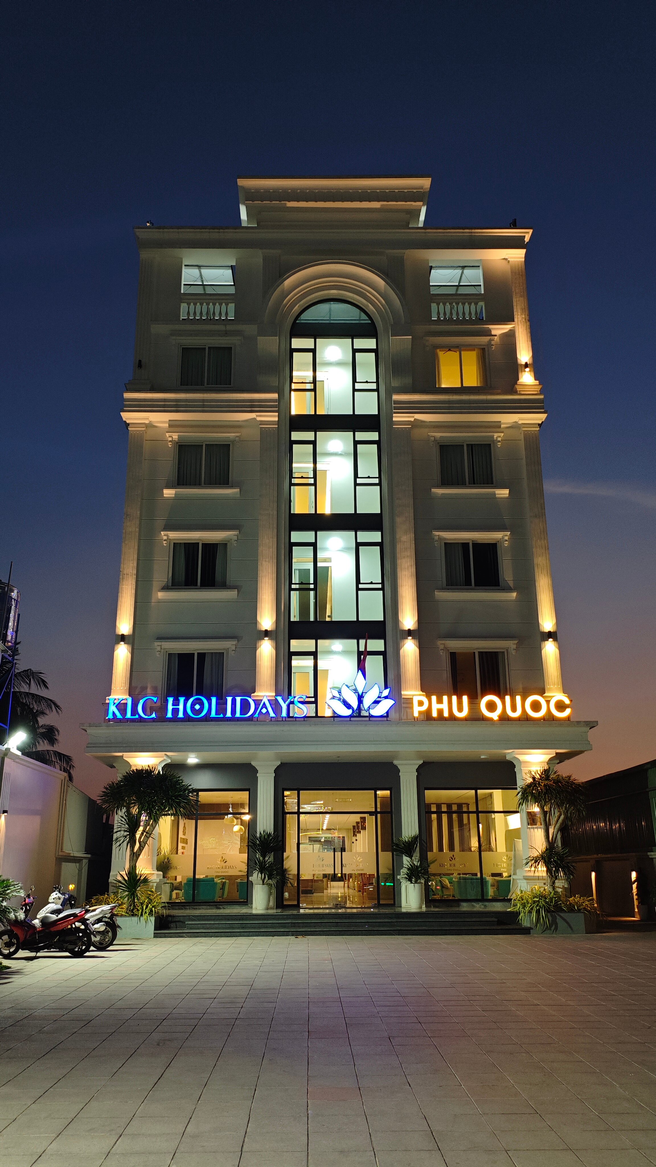 Фото отеля 1