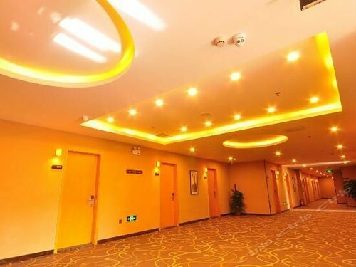 Гостиница 7 Days Premium Jinan Luokou Fuzhuang Cheng Wuyingshan North Road Branch в Цзинане