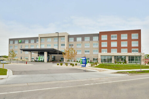 Гостиница Holiday Inn Express & Suites Madison by Ihg в Сан Прейри