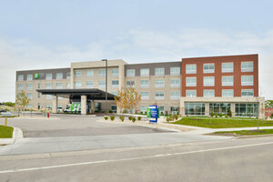 Гостиница Holiday Inn Express & Suites Madison by Ihg