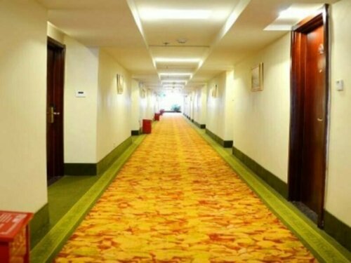 Гостиница GreenTree Inn Shenzhen Longhua Rainbow в Лунгане