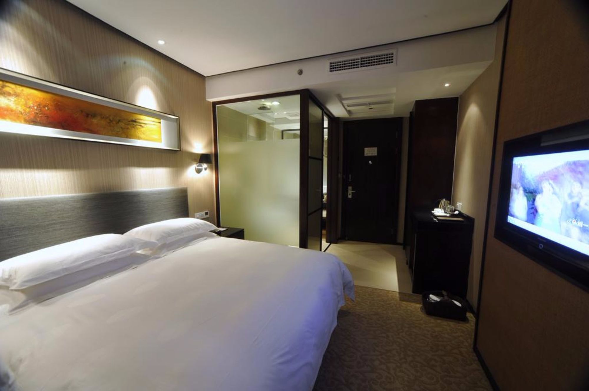 Фото Byland World Hotel Yiwu