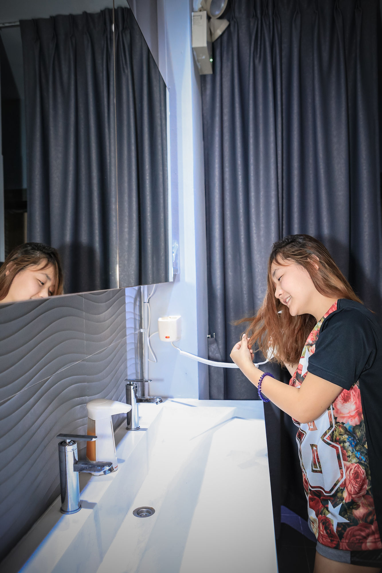 Фото Met A Space Pod at Boat Quay