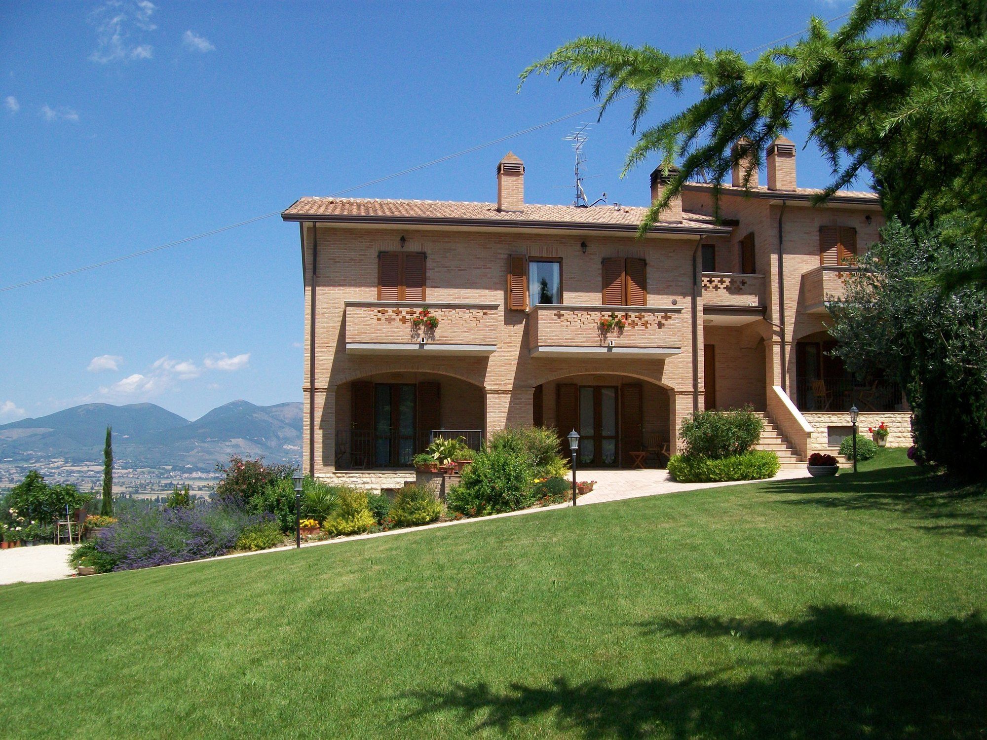 Фото B&b La Collina del Sagrantino