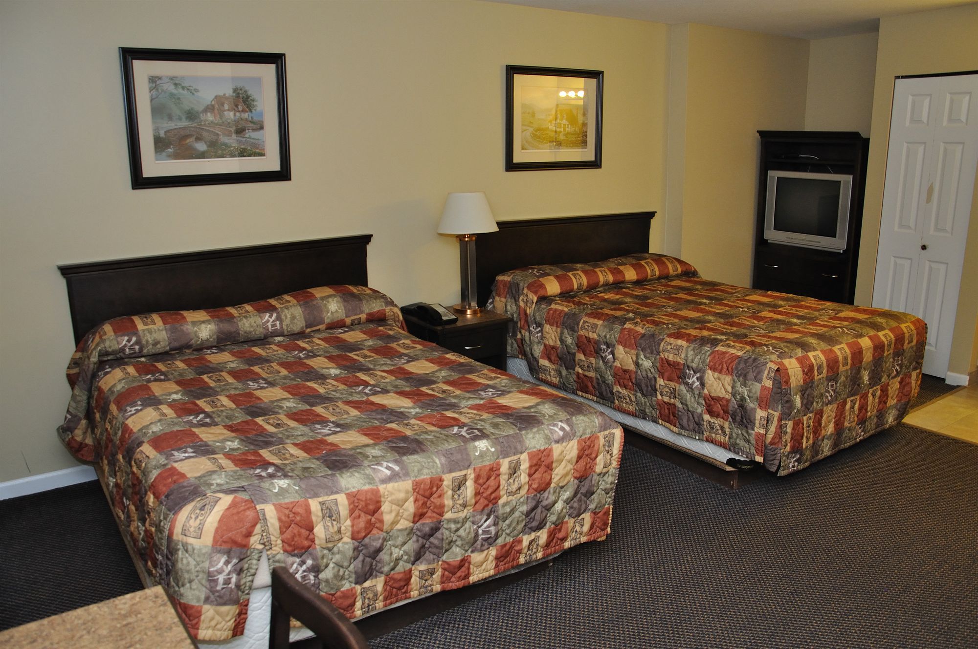 Фото Canadian Inn