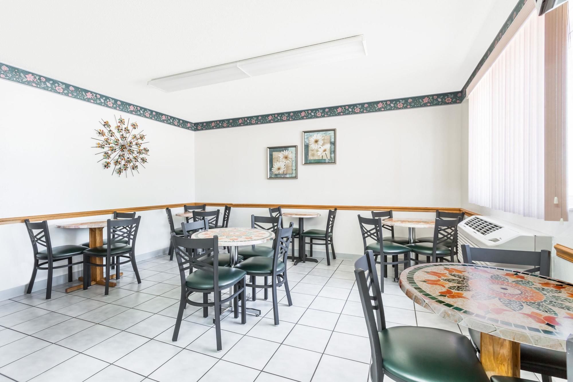 Фото Super 8 by Wyndham Ogallala