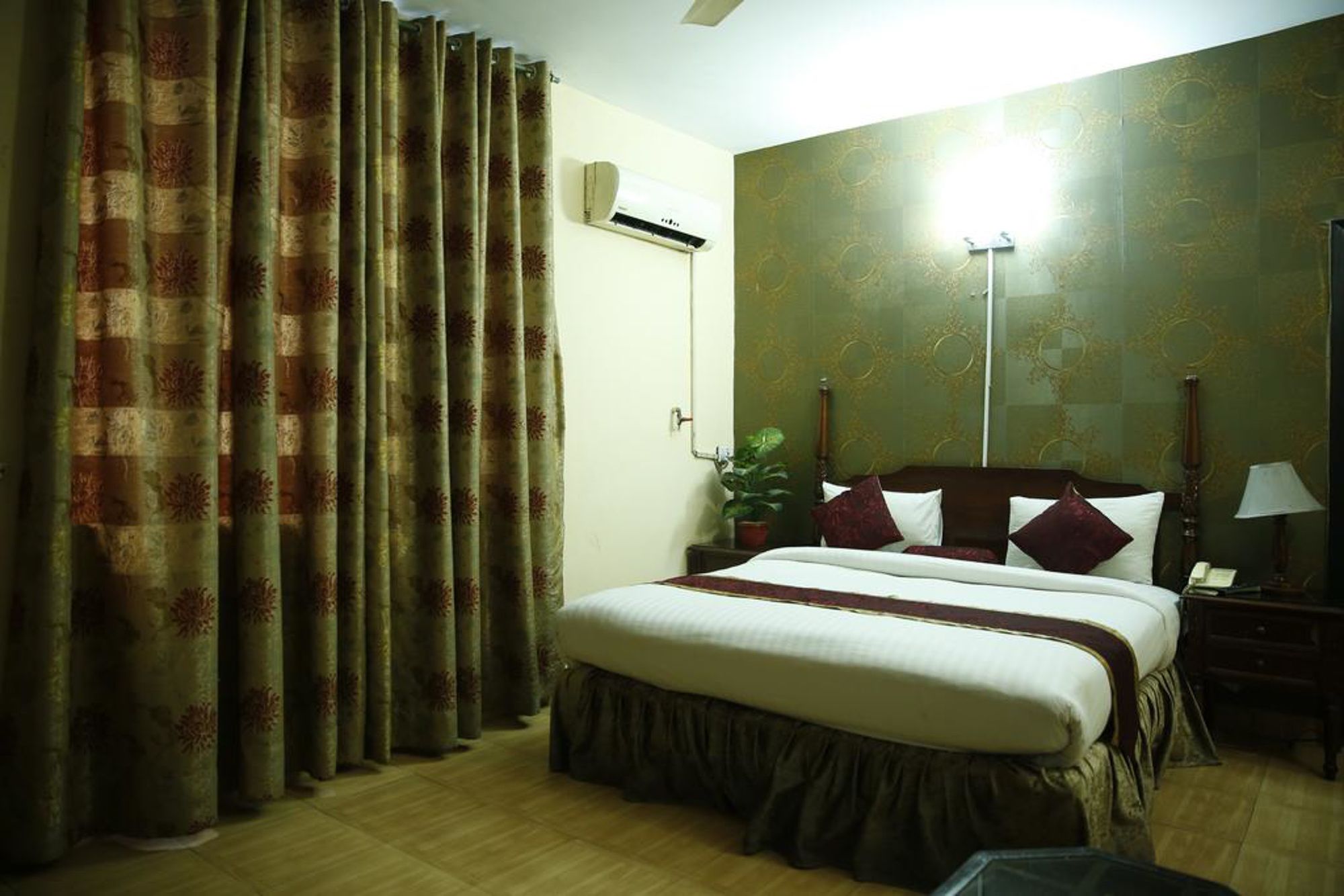 Фото Mall View Hotel