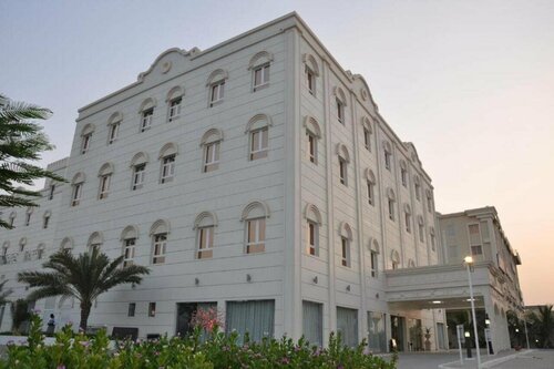 Гостиница Royal Garden Hotel в Сухаре