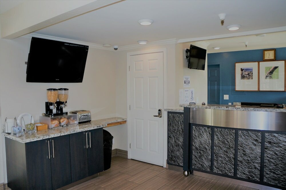 Фото Executive Inn Hotel