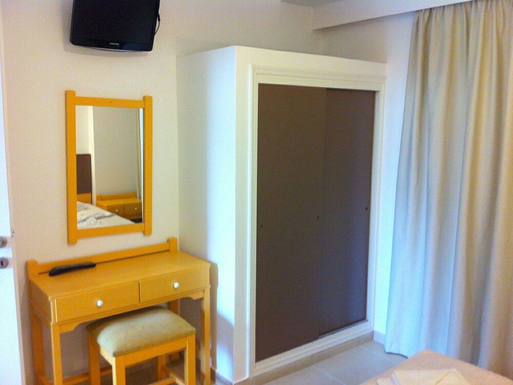 Фото Fantasia Hotel Apartments